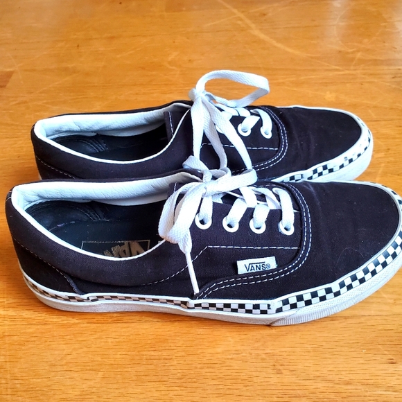 vans with checkered rim